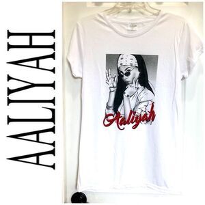 AALIYAH - NWOT - L Sz L - Crewneck, Cap Sleeve, White Graphic Tee
